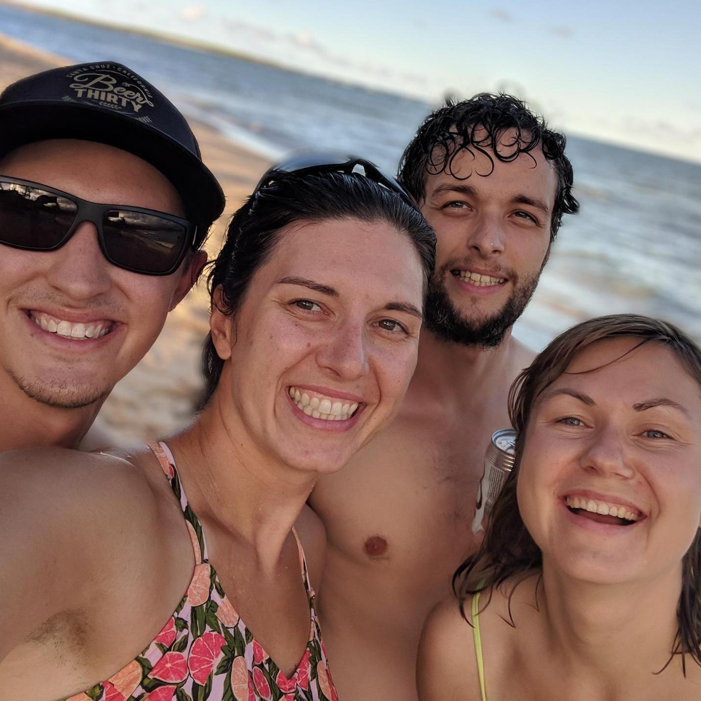 These two fantastic amis came all the way from Strasbourg to camp on the beach with us 🏝 When you can still have fun even if a car breaks down, you know you've got some great friends.