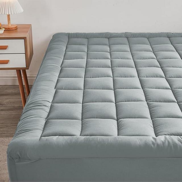 Mattress Pad - Soft and Breathable Mattress Protector Cover - Pillow Topper with Stretches to 18” Deep Pocket Fits Up to 8”-21” Cooling Bed Topper (Light Gray, King)