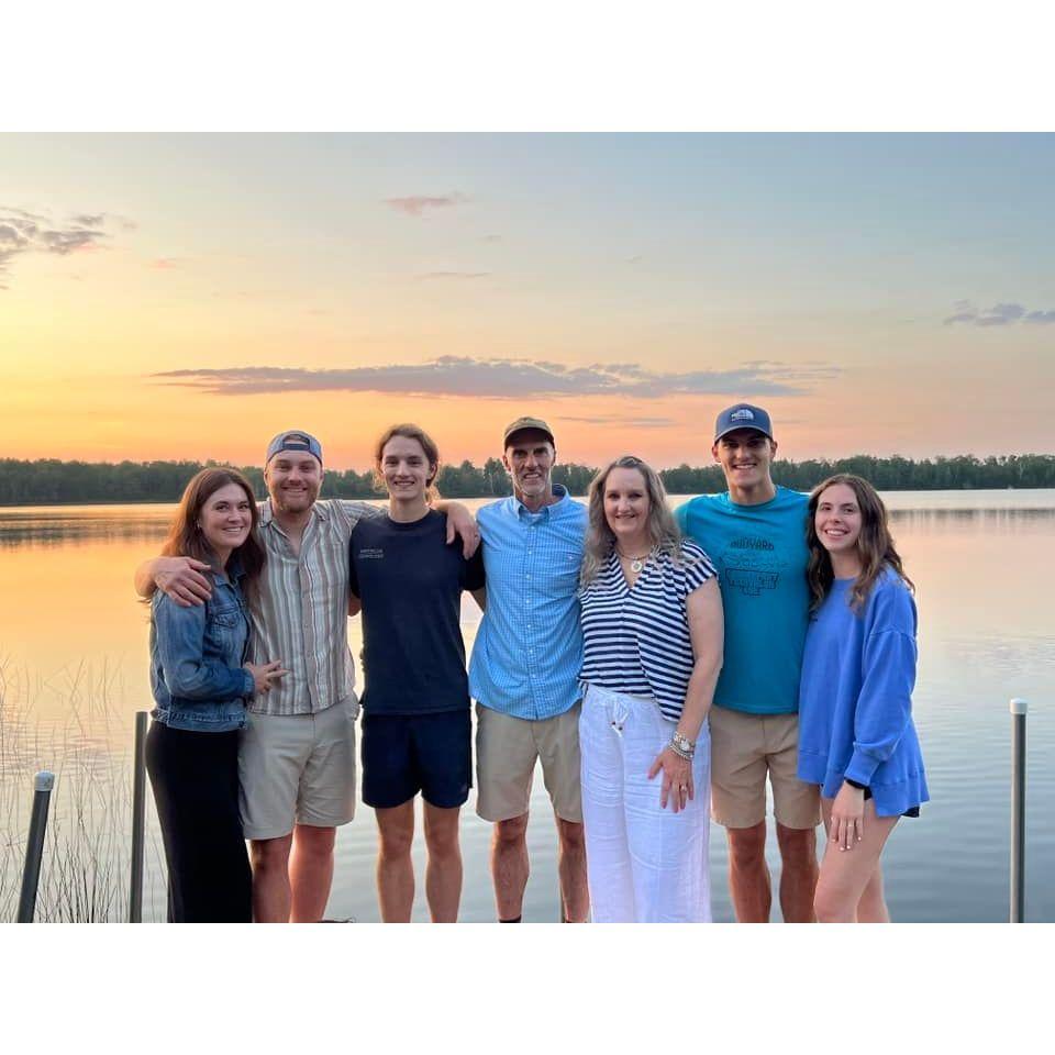 Dylan's Family (L-R) - Alexis, Owen, Hayden, Steve, Kristin, Dylan, Ainsley