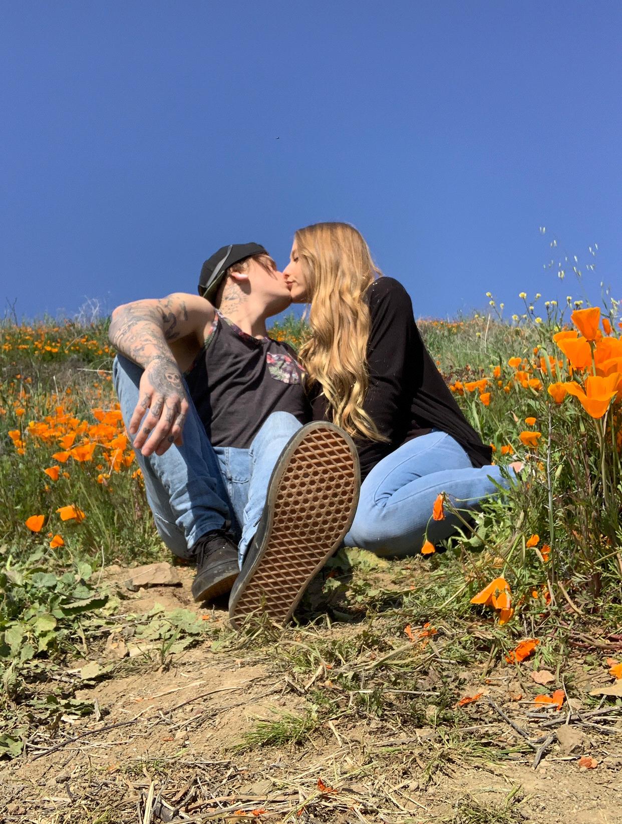 Super bloom kiss