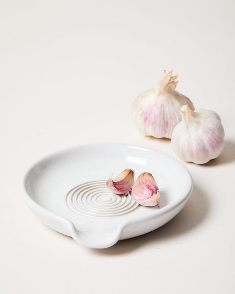 garlic grater dish