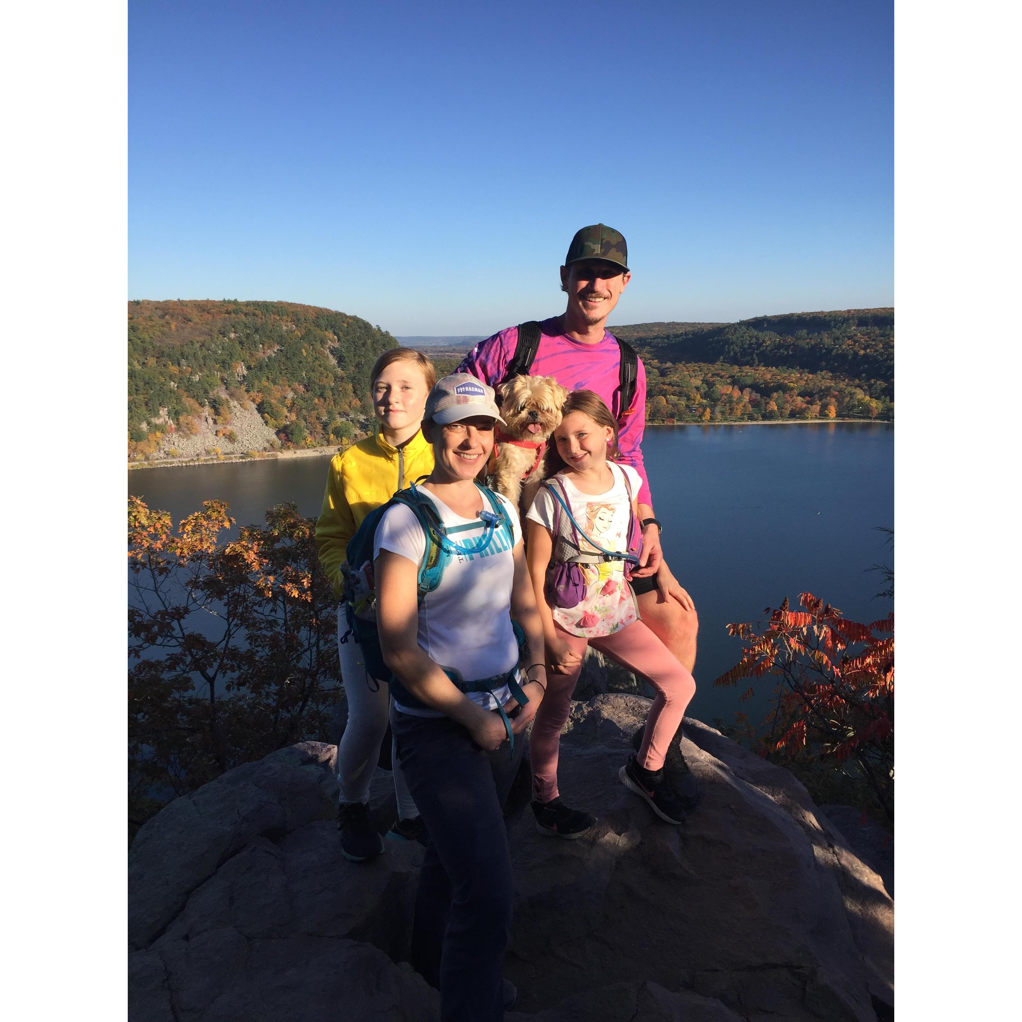 Family hike at Devil’s Lake