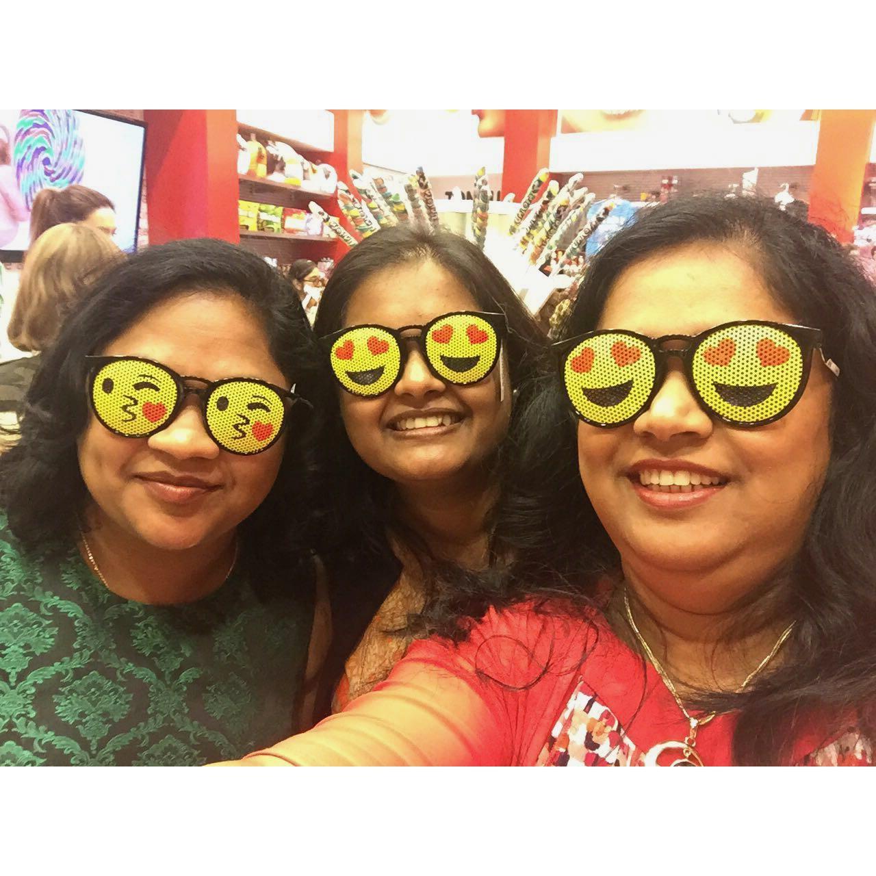 Viju with sisters at Vegas!