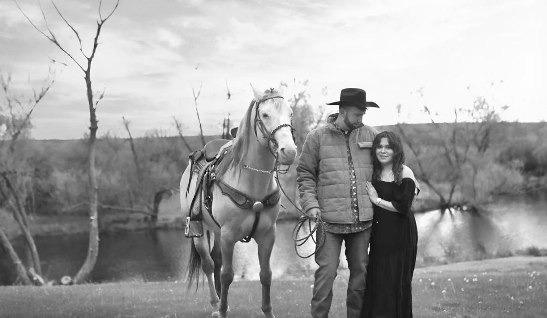 The Wedding Website of Stephanie Castillo and Kori Whitmarsh