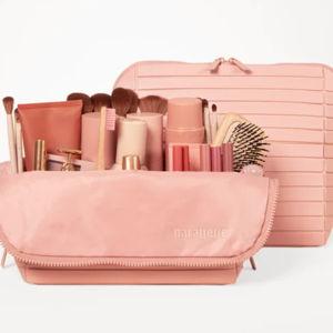 The Large Blush Traveller - Fold-Down Makeup Bag - Parallelle