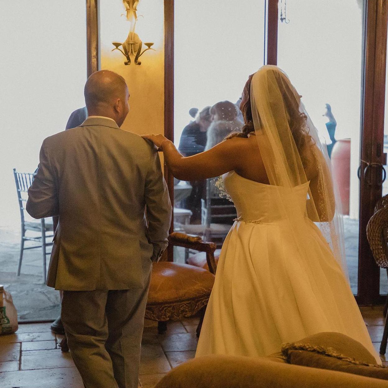 First glimpse of Bride