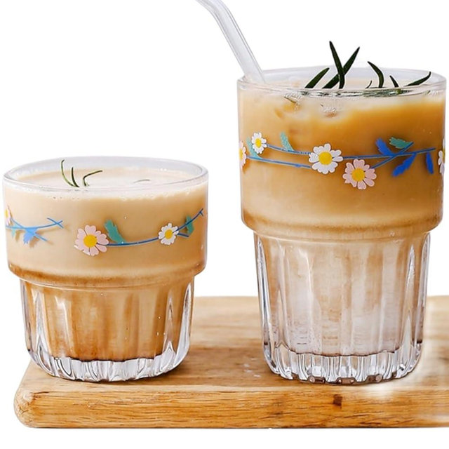 yaocoral Set of 2 Floral Drinking Glasses Cute Tea Cups Daisy Glass Cups for Juice,Iced Coffee,Milk,Tea,Dessert,Latte,Stackable Flower Glassware Drinkware Set ﻿(blue1)