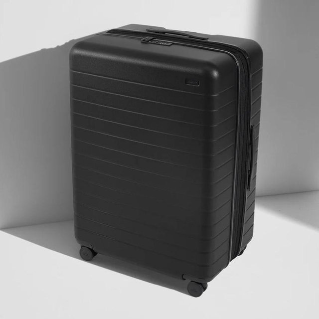 The Large Flex in Jet Black