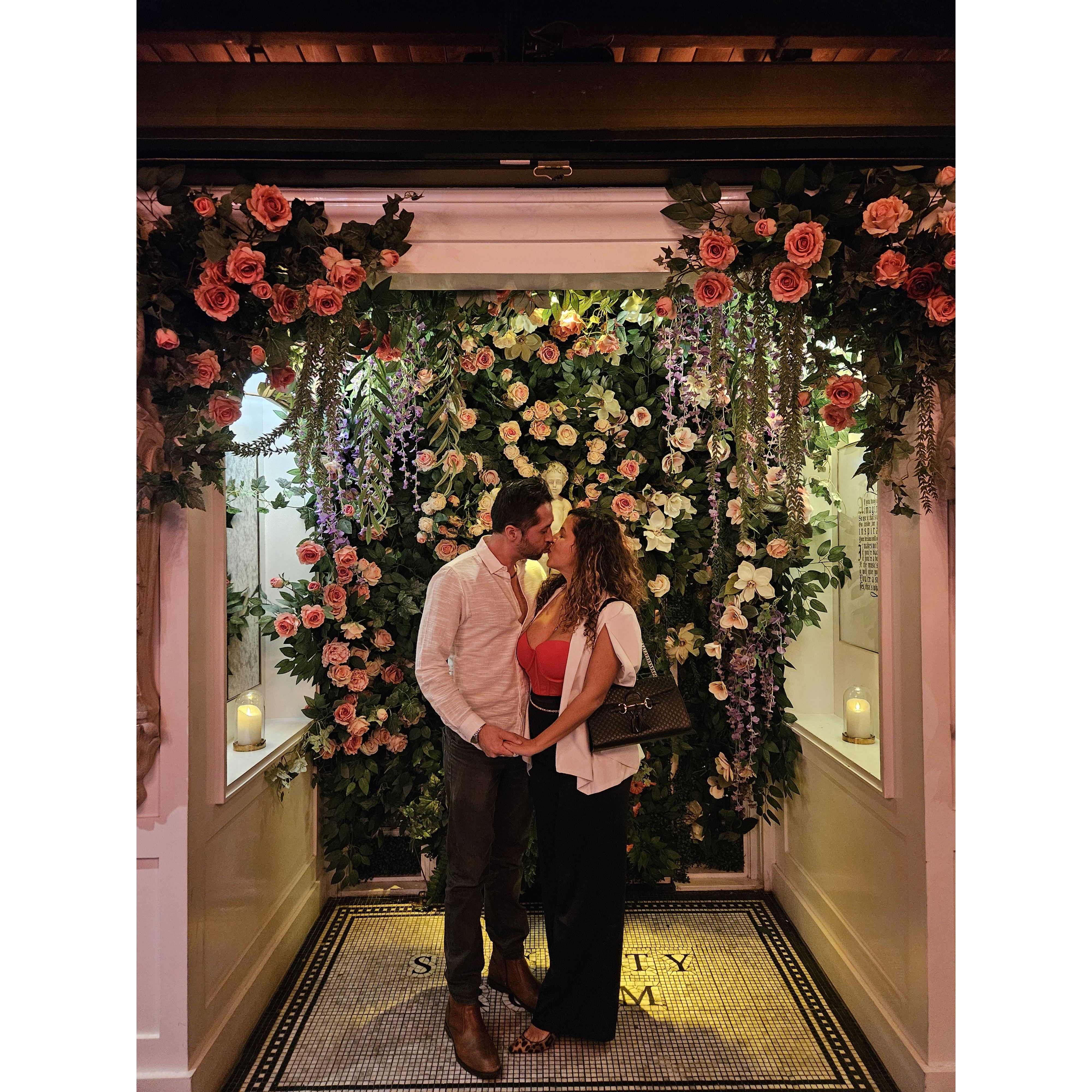 He surprised me with a promise ring./ Me sorprendió con un anillo de promesa.