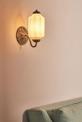 Eloise Sconce