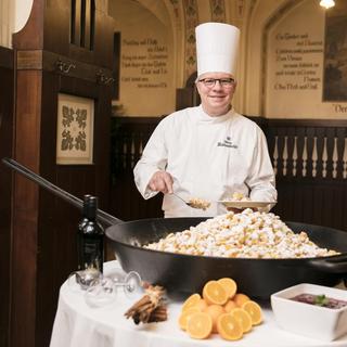 Austrian Folklore Dinner & Show in Vienna City Hall Tour for 2