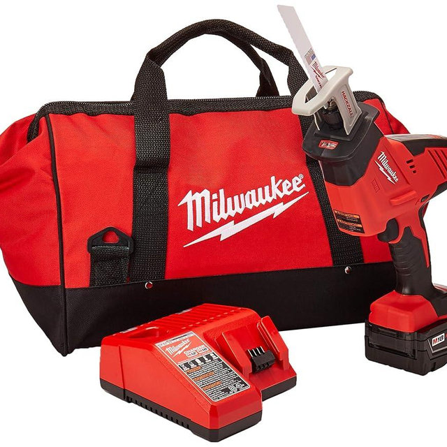 Milwaukee 2625-21 M18 18V Hackzall Cordless One-Handed Reciprocating Saw Kit