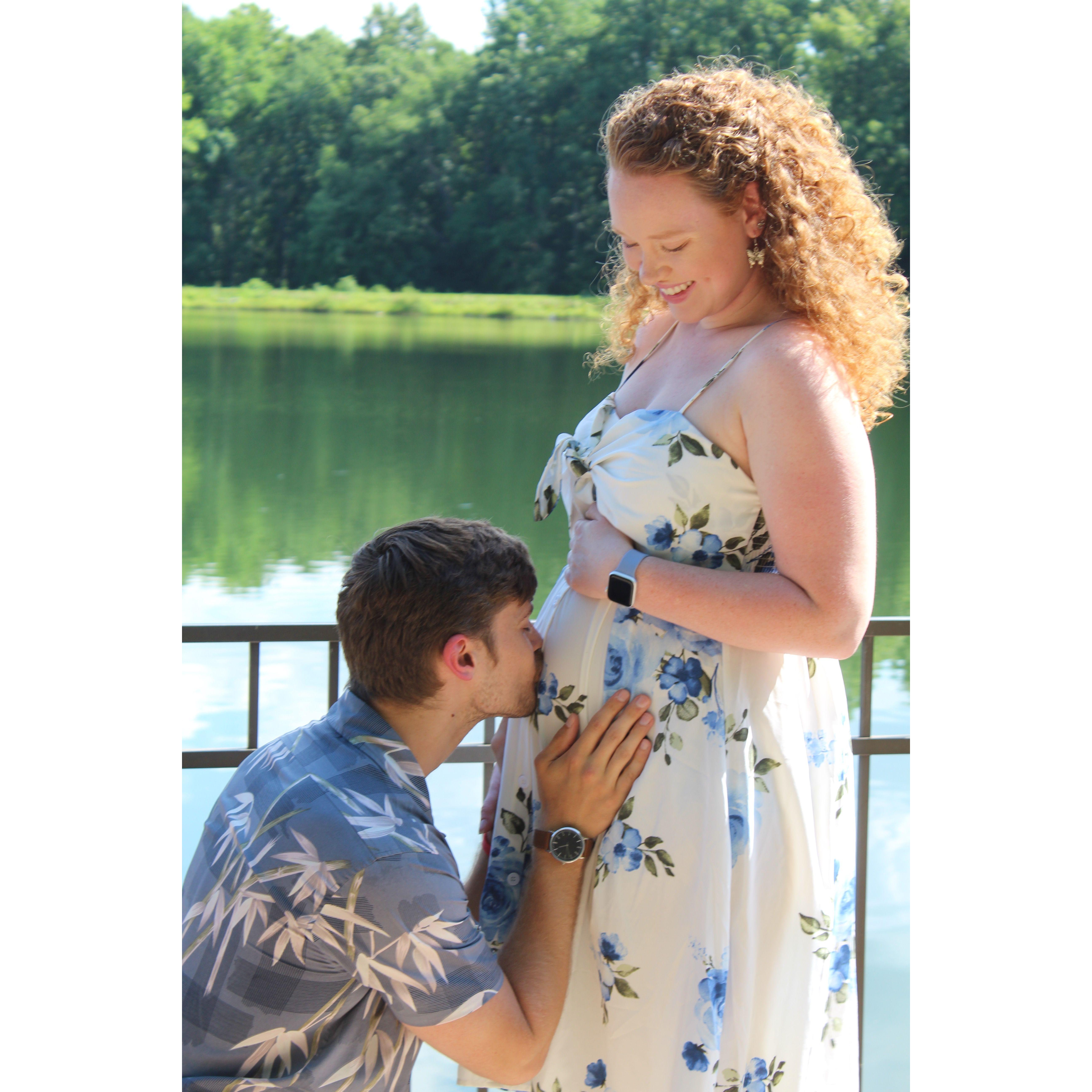 Maternity photos by Chloe