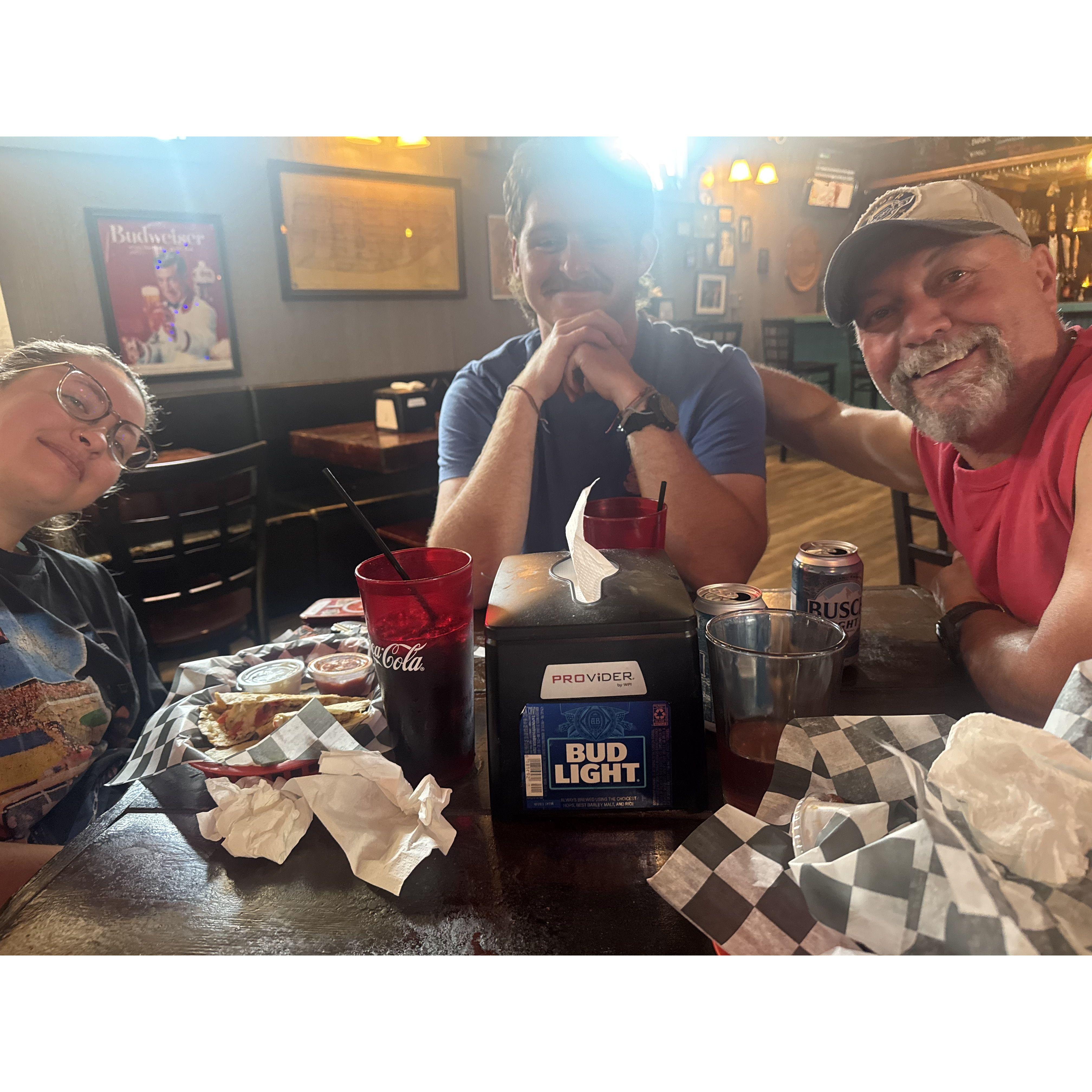 Summer, Sam and Summer's dad, Ken, at Mundy's! A Wednesday tradition!