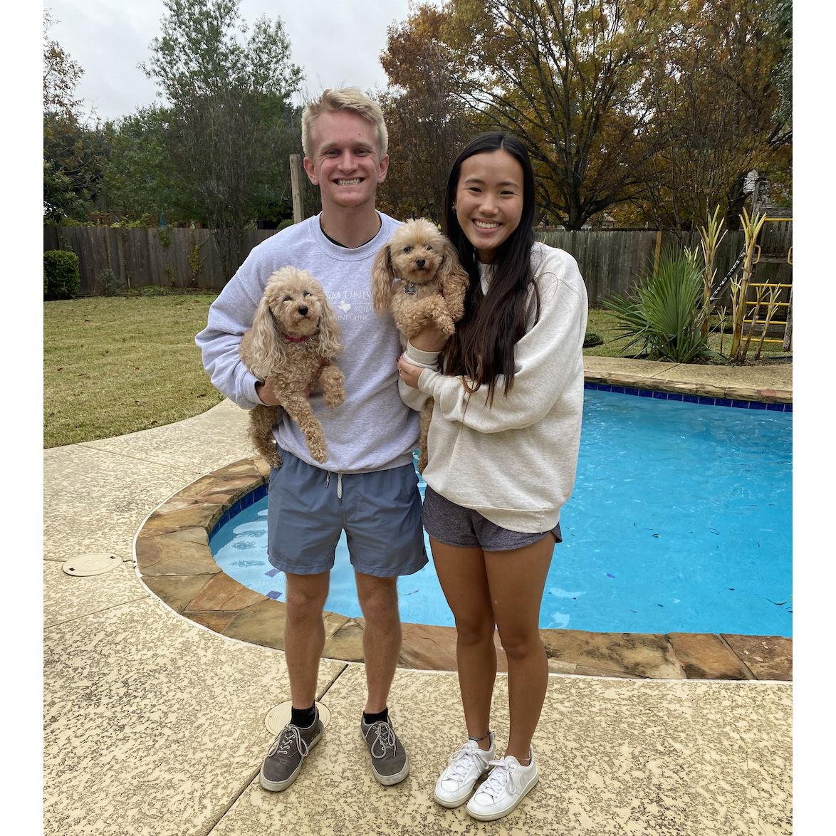 November 2022, Connor's first time at Lia's house, meeting her dogs Carmel Corn and Gigi! :)