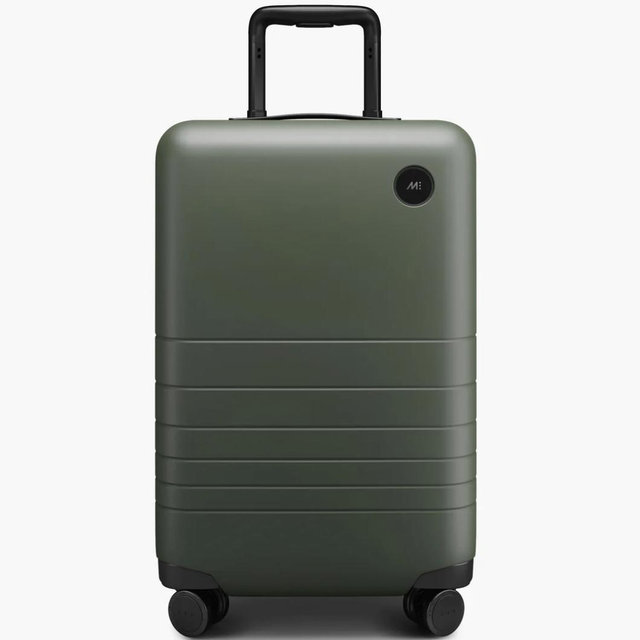 Carry-On in Green