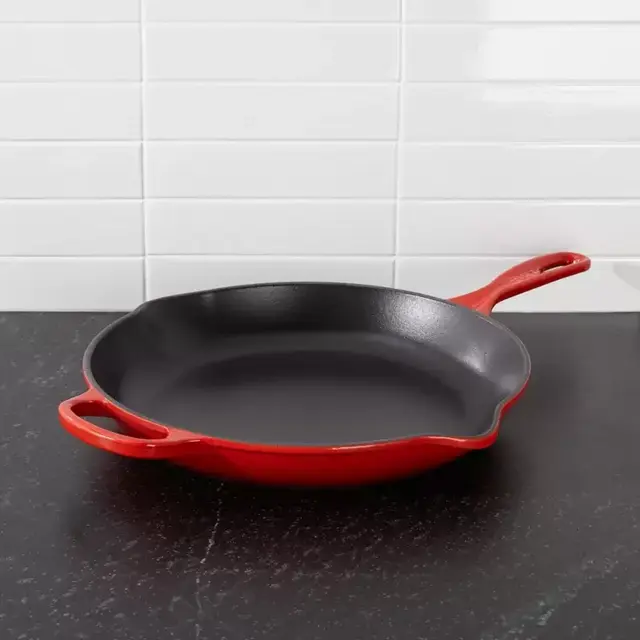 Le Creuset ® Signature Cerise 11.75" Skillet