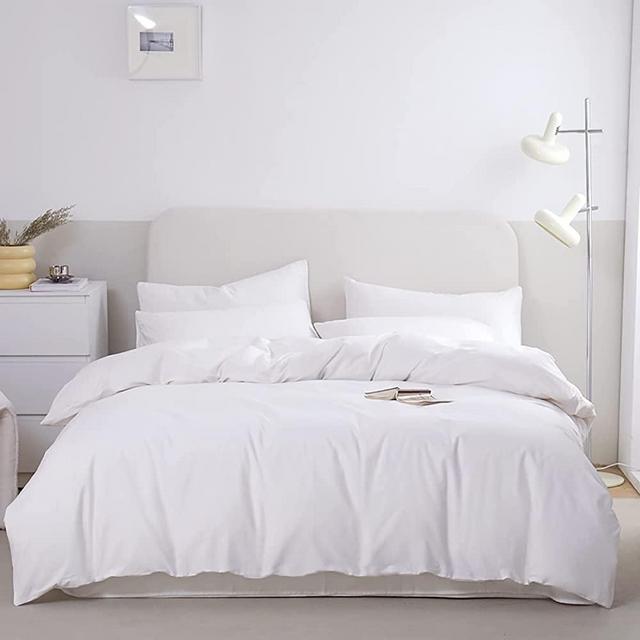 KAREVER White Comforter Set Cal King Pure White Beddig Soft Durable Comforter Set Men Women True White Comforter Bright White Breathable California King Bed Solid White Cal King Size Comforter Set