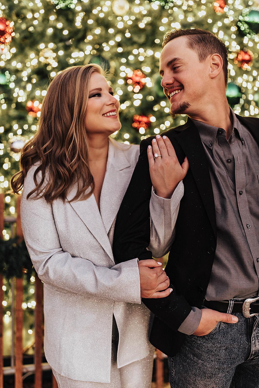 Engagement photos in Boerne - Dec 2022