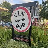 Vin 909 Winecafe'