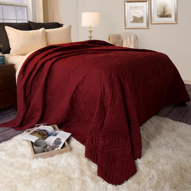 Burgundy Solid Color Bed Quilt (King)- Yorkshire Home