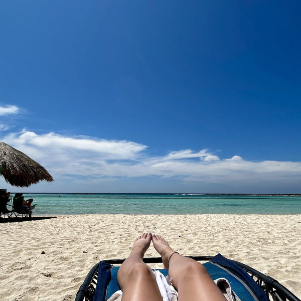 Lunches on Baby Beach