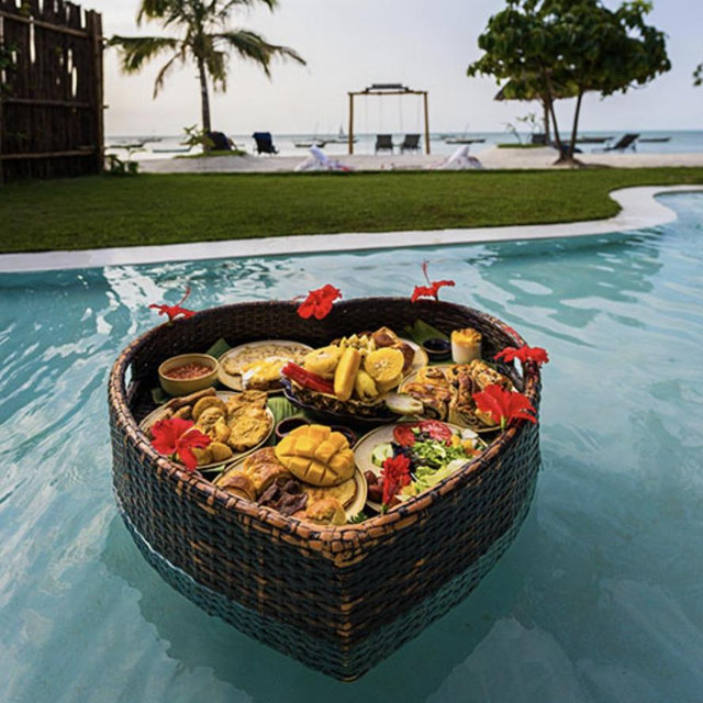 Zanzibar Floating Breakfast
