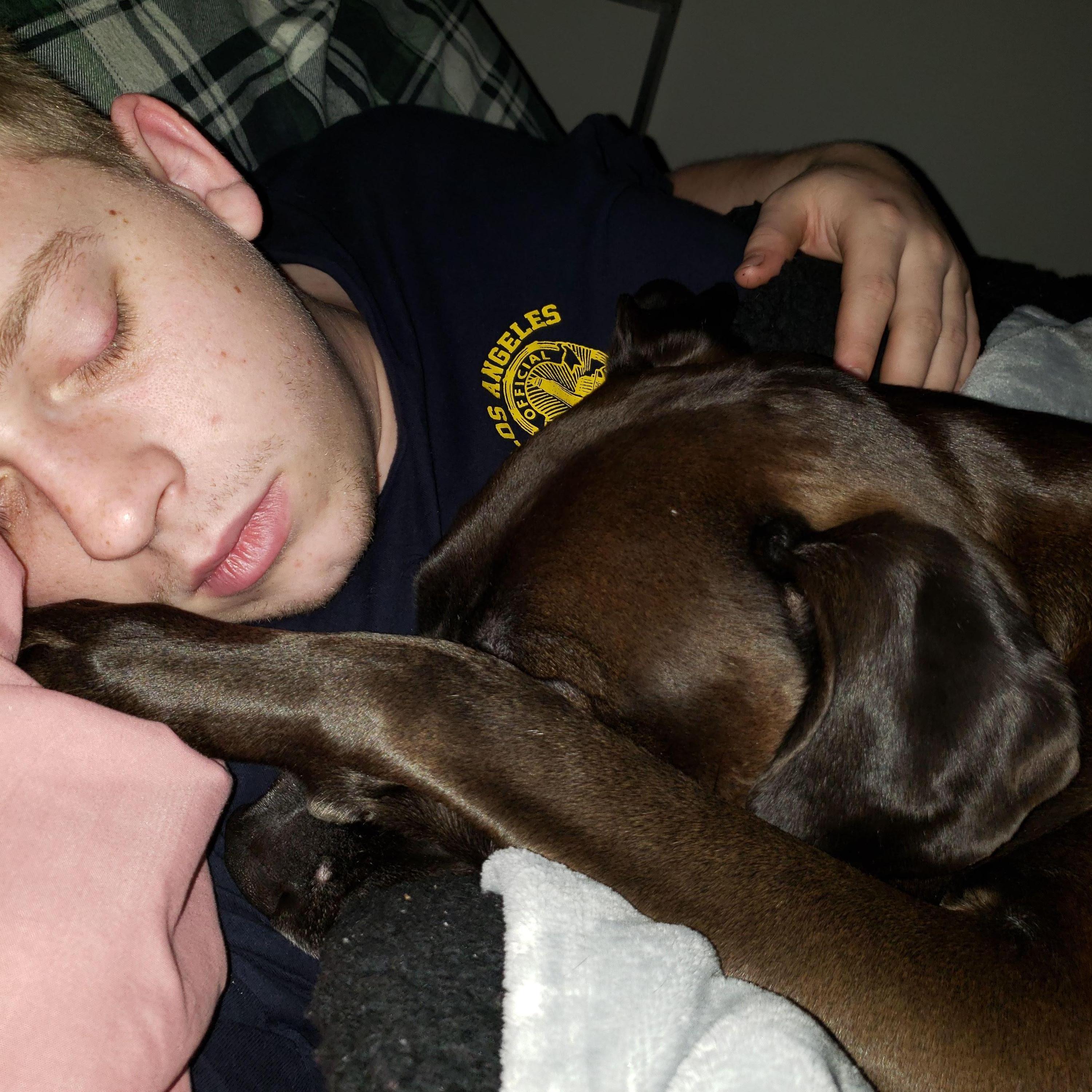 Clifford snuggles❤