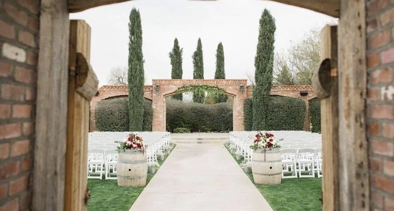 The Wedding Website of Stephanie Moreno and Paul Foy