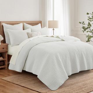 Eyelet 3-Piece Quilt Set