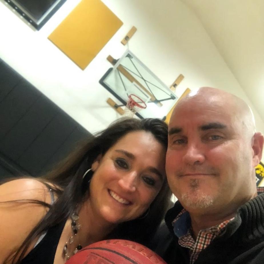 Julie and Kevin's house, one vs one game!
