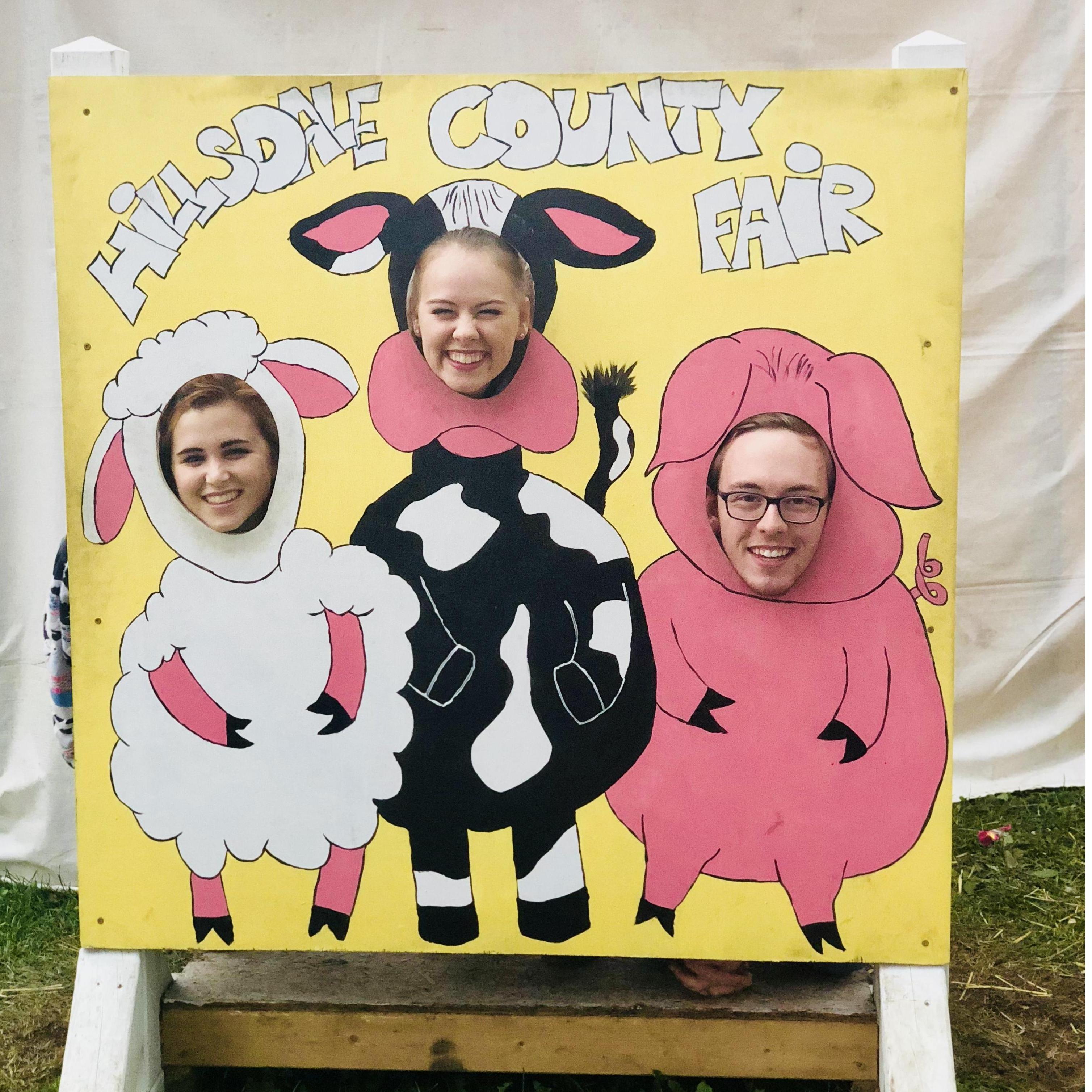09 . 29 . 18
We love the Hillsdale County fair! One of my favorite parts is all the silly cut outs. (FT. our beautiful friend Kathleen!)