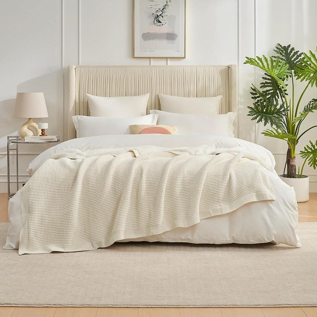 Amélie Home Waffle Weave Sherpa Fleece Throw Blanket for Couch Bed- Reversible Chenille Fuzzy Soft Cozy Warm Winter Fluffy Plush Blankets Sofa Chair Living Room Bedroom Home Decor, Ivory, 60 x 80 inch