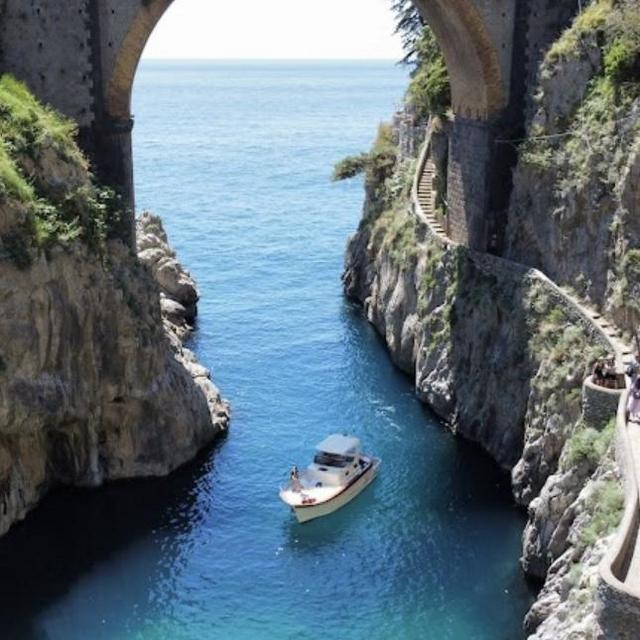 Private boat tour of the Amalfi Coast