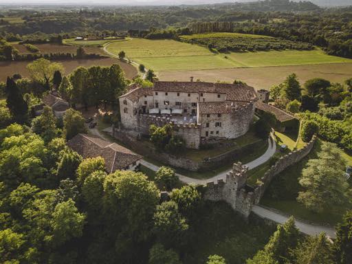 The Wedding Website of Sumire Antonioli and Jamie Littleboy