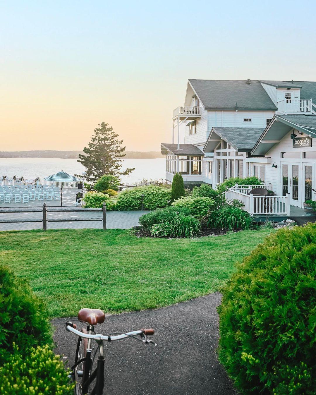 The Wedding Website of Kandy Pandora and Scott Poirier