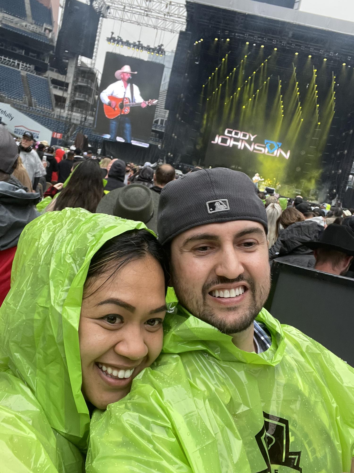 We are diehard country music lovers. Country concert?? YES please! Rain or Shine!