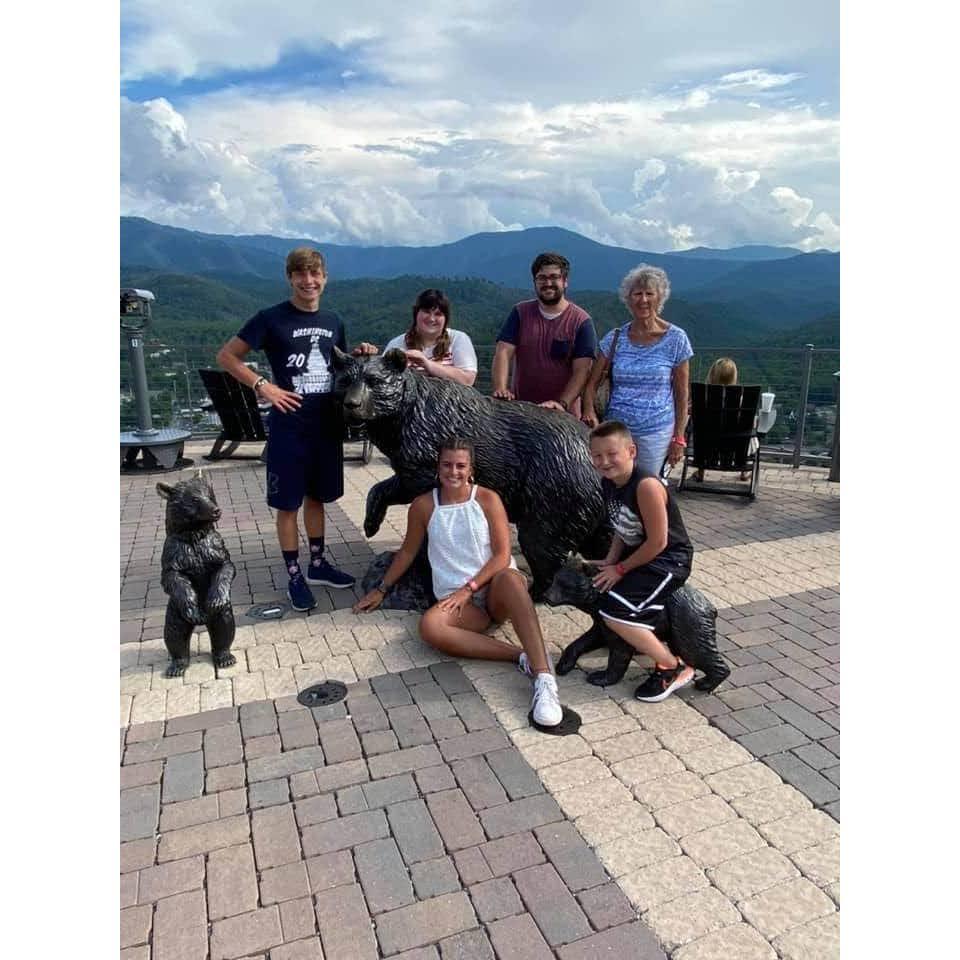 A vacation to Gatlinburg, TN - Rachel's first vacation with Jacob's family!