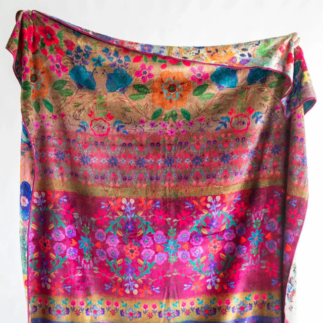 Double-Sided Cozy Throw Blanket - Jewel Border