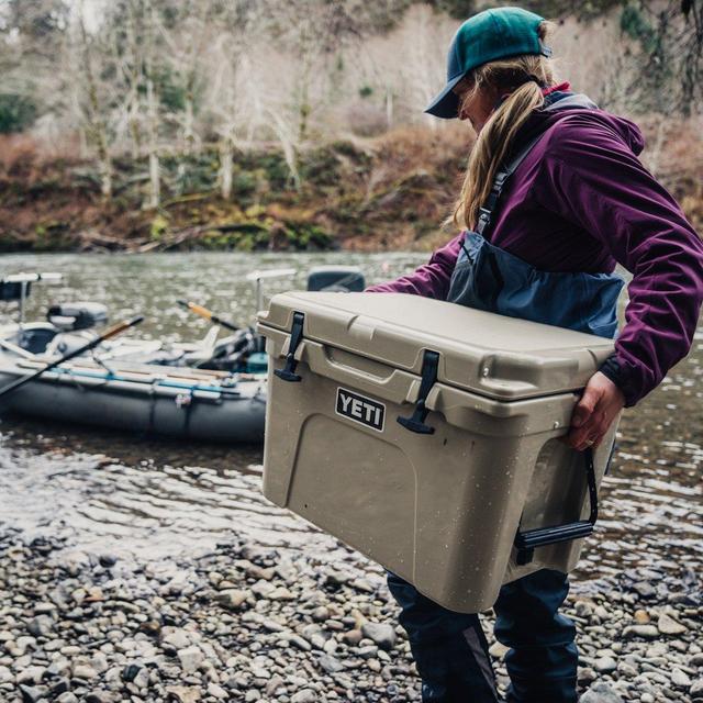 Tundra 35 Hard Cooler - Navy