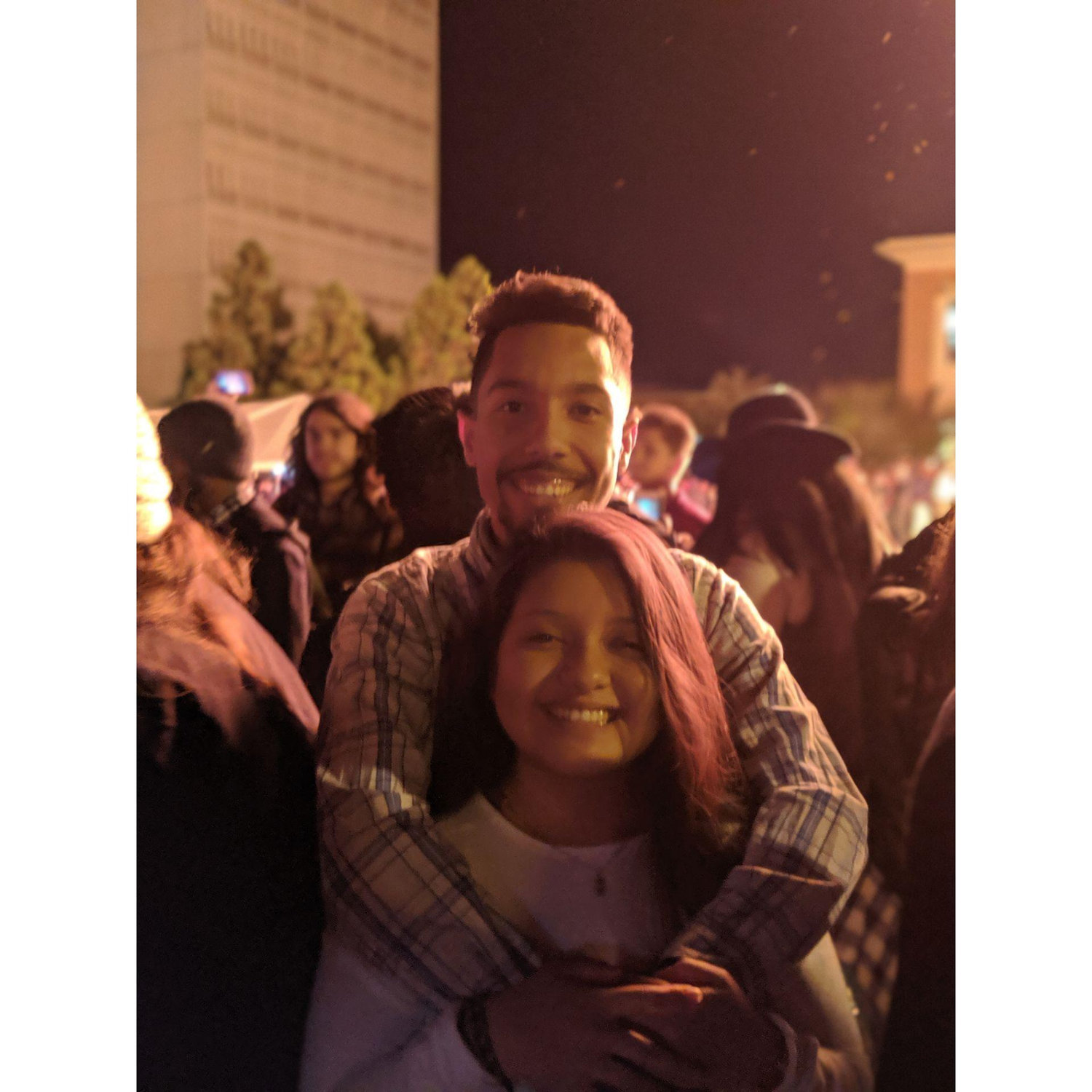 In 2019, we attended the UNCG bonfire together. / En 2019, asistimos juntos a la fogata de la UNCG.