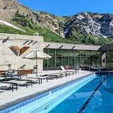 The Cliff Lodge Rooftop Pool