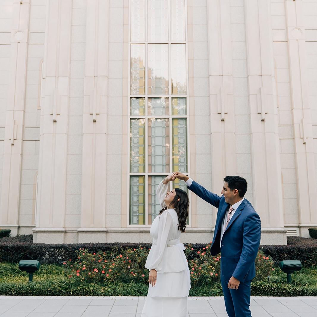 “I just wanna spin you around and round this dance floor”
-Morgan Wallen
SEALED!