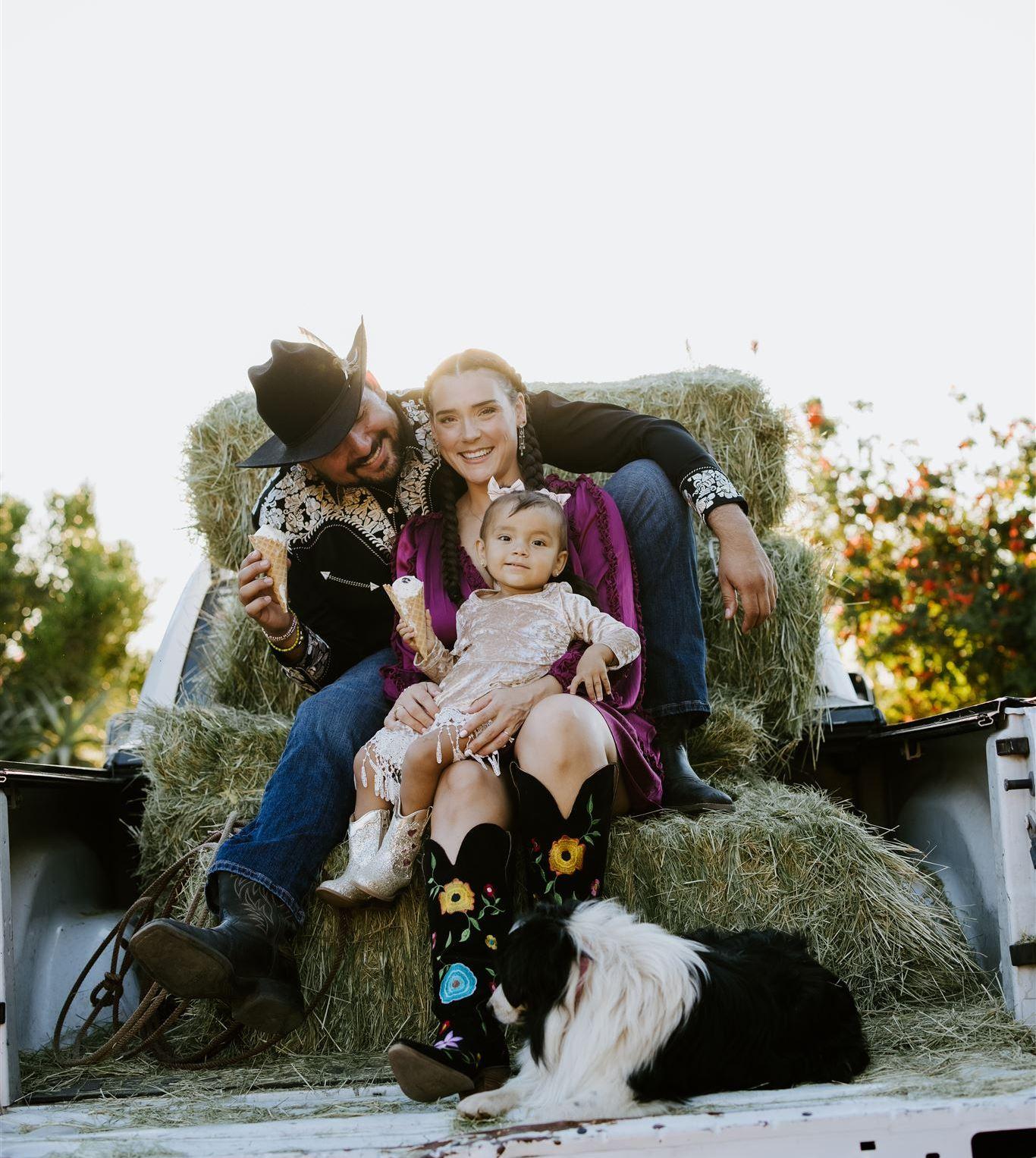 The Wedding Website of Christina West and Esteban De La Torre