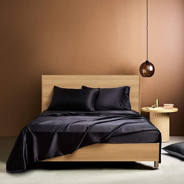 Candoury Satin Sheets Bed Set 4 Pcs, Queen Size Silky Bedding Set, Soft and Durable Pillowcase, Flat Sheet and Fitted Sheet, Stain Resistant Hypoallergenic Bed Sheets Set (Queen, Black)