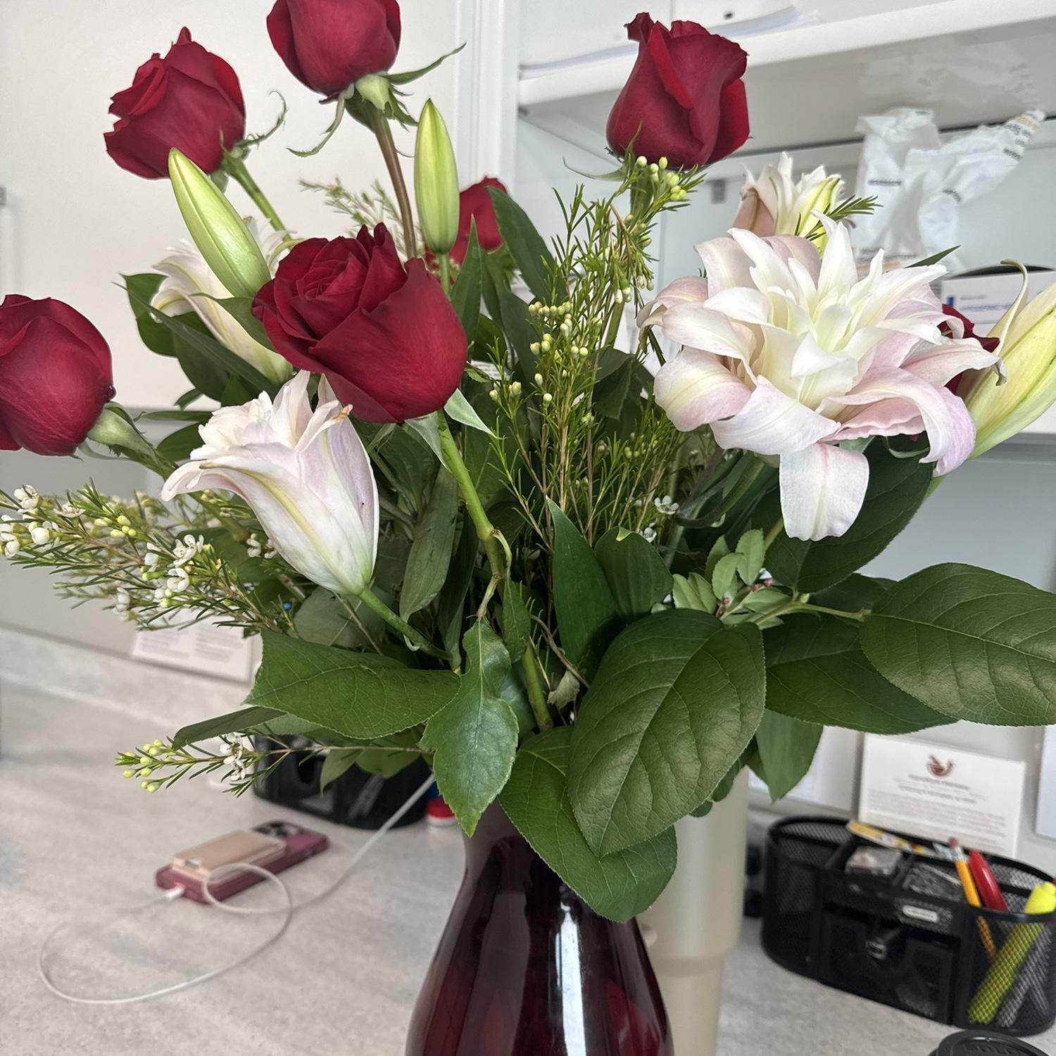 Valentines flowers delivered to my job 💐🥹