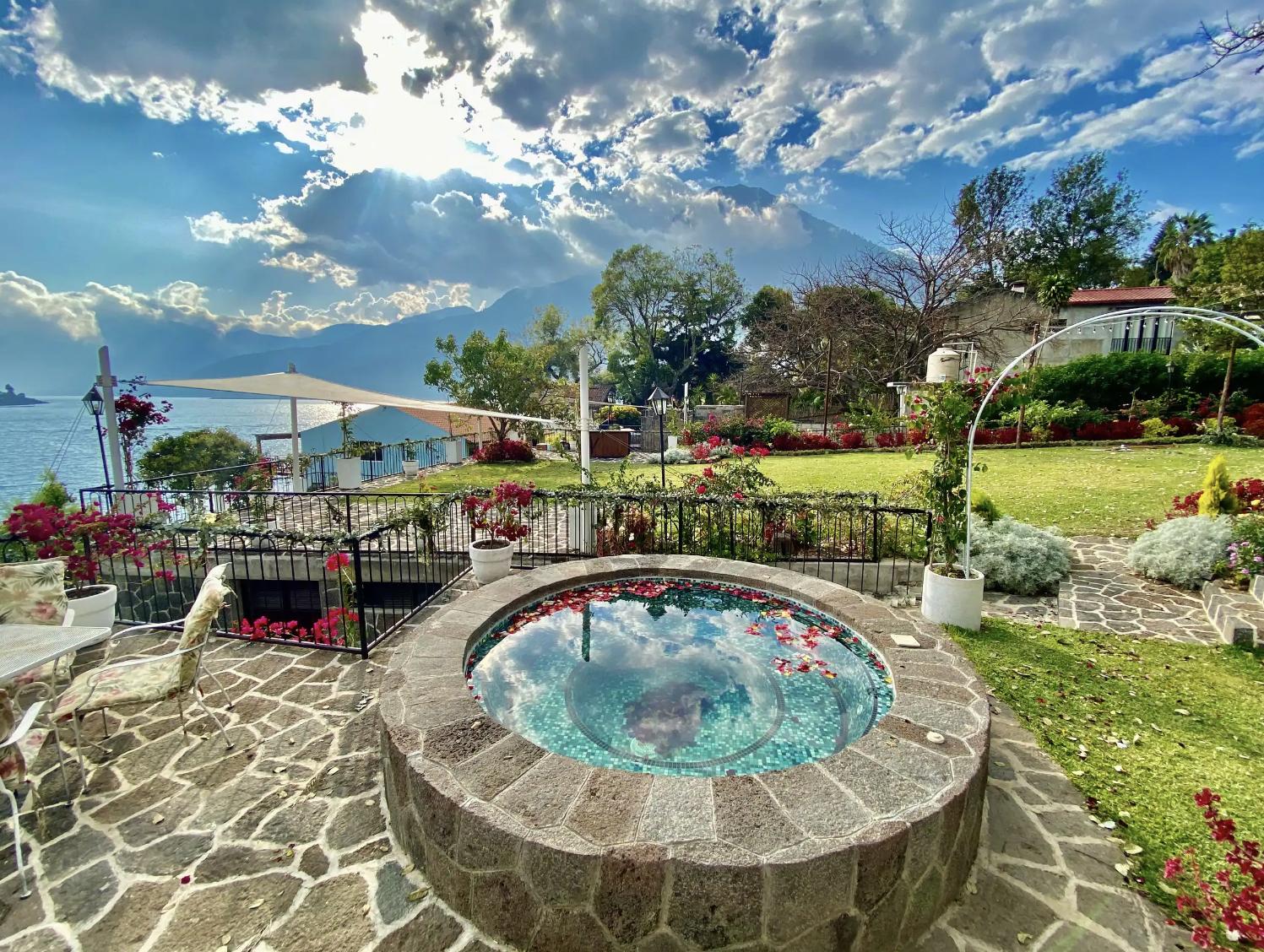 The Wedding Website of Marielos Martínez and Pablo Reyes