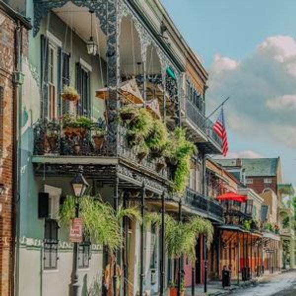 1 night stay in the jazzy city of New Orleans