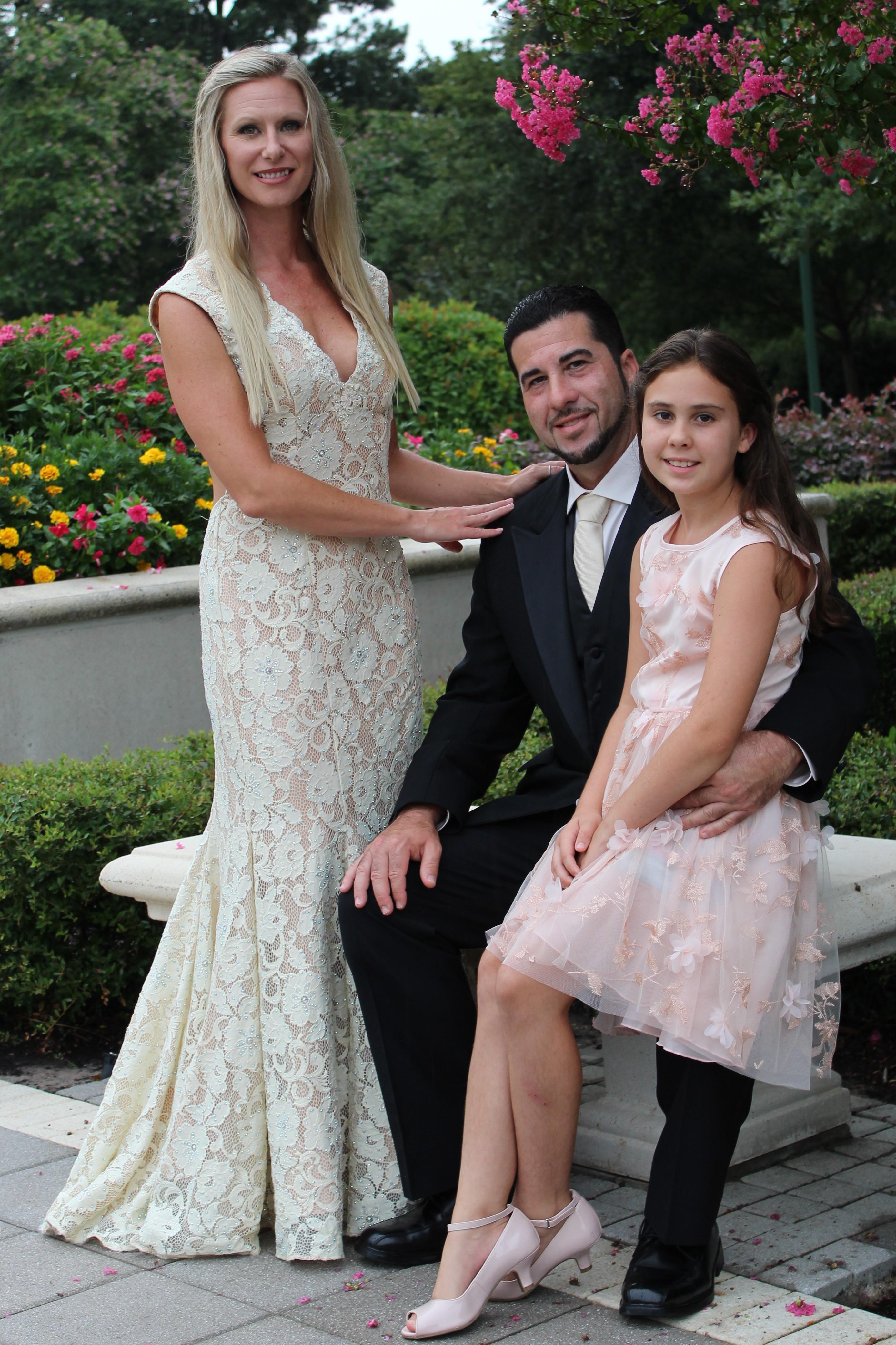 The Wedding Website of Lara Isaacs and Eddie Walker