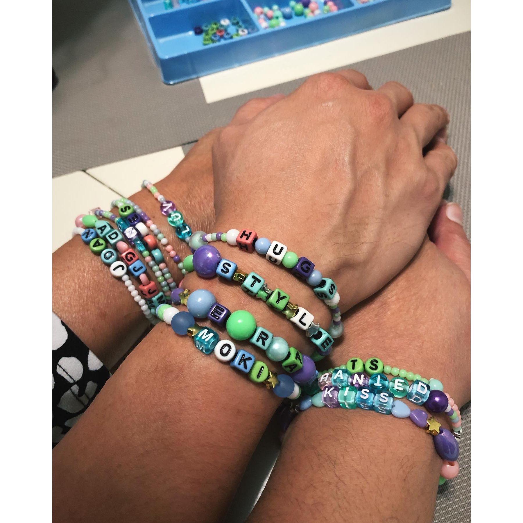 Making friendship bracelets with Jessica's mom for the Eras Tour
